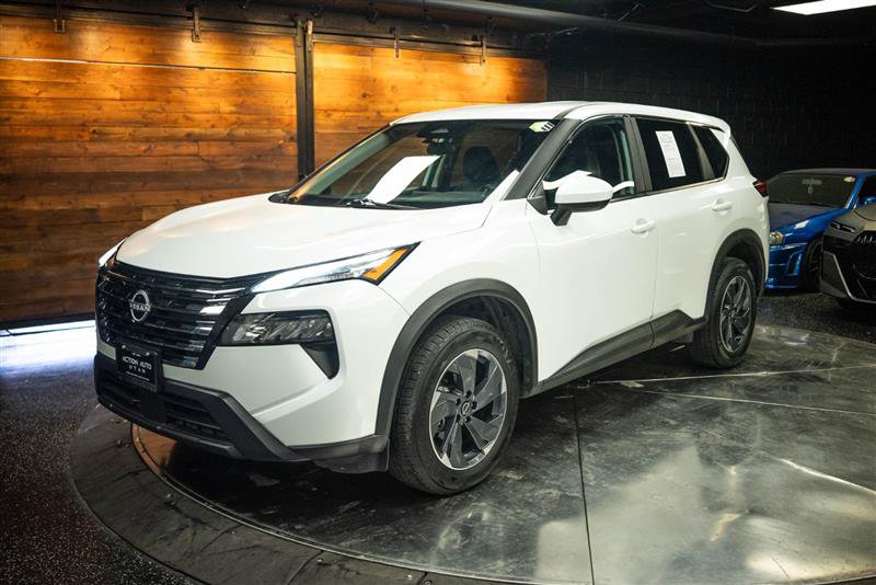 Used 2025 Nissan Rogue SV FWD image 2