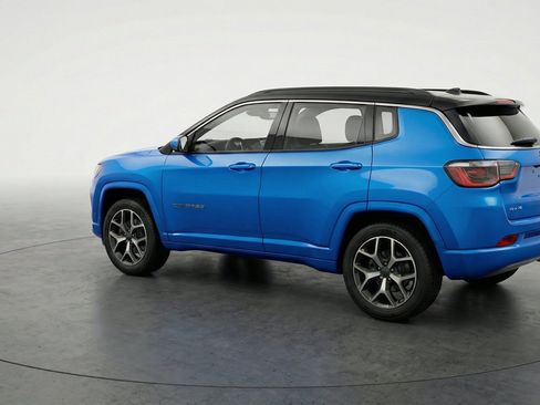 Used 2025 Jeep Compass Limited AWD/4WD image 6