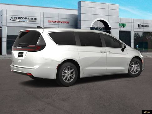 New 2025 Chrysler Pacifica Select image 8