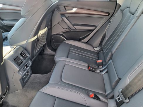Certified 2024 Audi Q5 e Prestige image 12