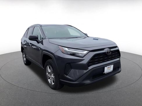 Used 2025 Toyota RAV4 LE AWD/4WD image 3