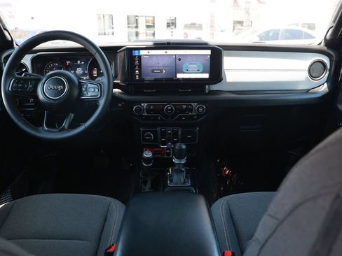 Used 2024 Jeep Wrangler Unlimited AWD/4WD image 25