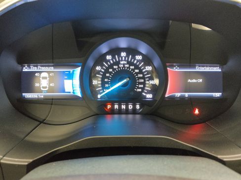 Used 2015 Ford Edge Titanium w/ Technology Package AWD/4WD image 23