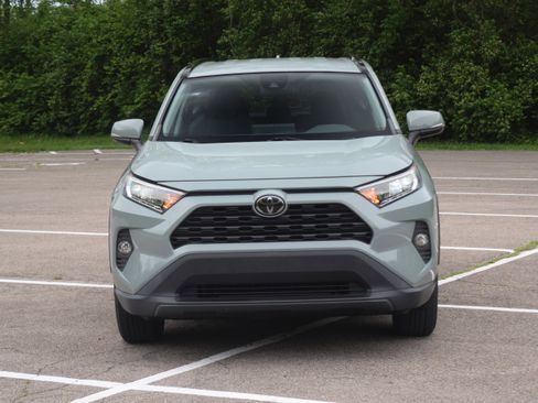 Used 2020 Toyota RAV4 XLE w/ All Weather Liner Package AWD/4WD image 20