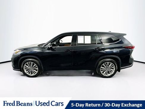 Used 2025 Toyota Highlander Platinum image 5
