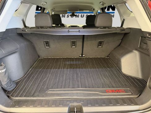 Used 2023 GMC Terrain SLE w/ Driver Convenience Package FWD image 34