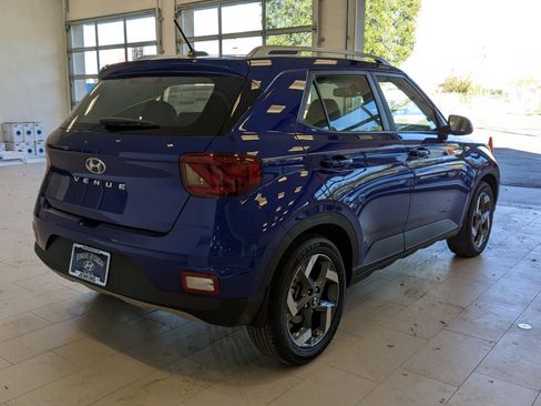 New 2025 Hyundai Venue Limited image 5