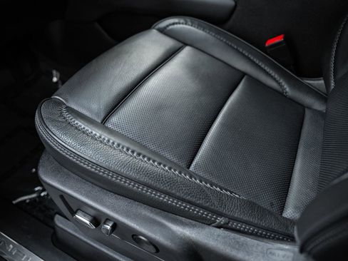 Used 2022 GMC Yukon Denali w/ Denali Premium Package image 46