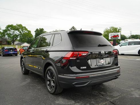 Used 2024 Volkswagen Tiguan SE FWD image 3