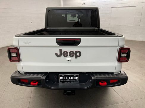 Certified 2024 Jeep Gladiator Rubicon AWD/4WD image 6