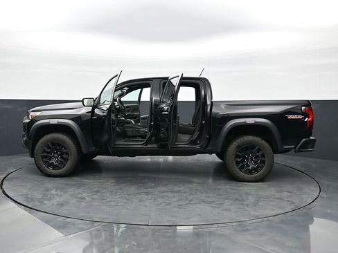 Used 2025 Chevrolet Colorado Trail Boss AWD/4WD image 32