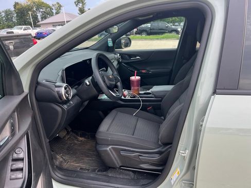 Used 2026 Chevrolet Equinox LT FWD image 5