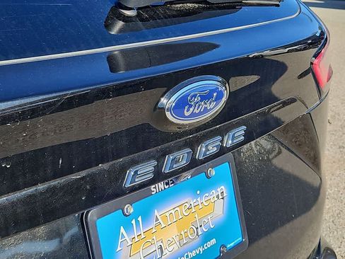 Used 2023 Ford Edge Titanium AWD/4WD image 11