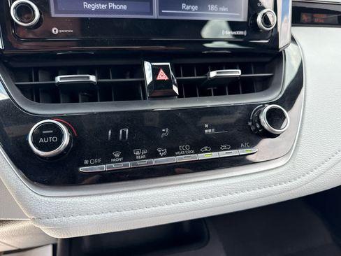 Used 2022 Toyota Corolla SE FWD image 17