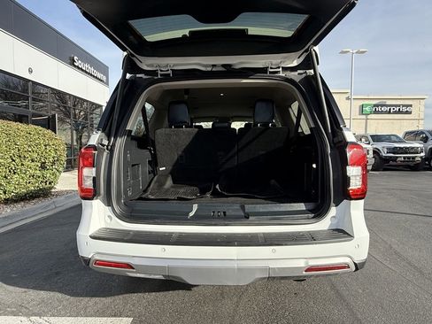 Used 2024 Ford Expedition Max XLT image 26