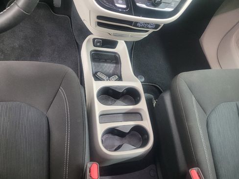 Used 2024 Chrysler Voyager LX FWD image 26