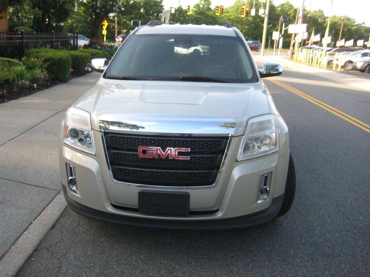 Used 2015 GMC Terrain SLE w/ Chrome Edition AWD/4WD image 2