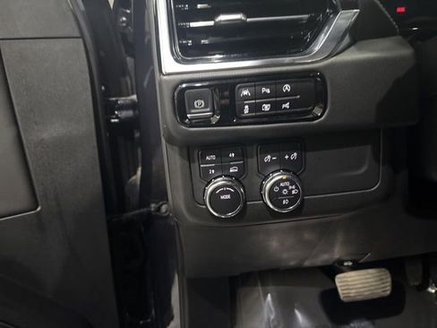 Used 2025 GMC Yukon XL Denali image 15