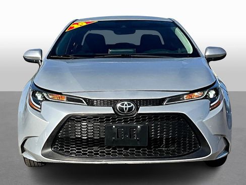 Used 2020 Toyota Corolla LE image 3