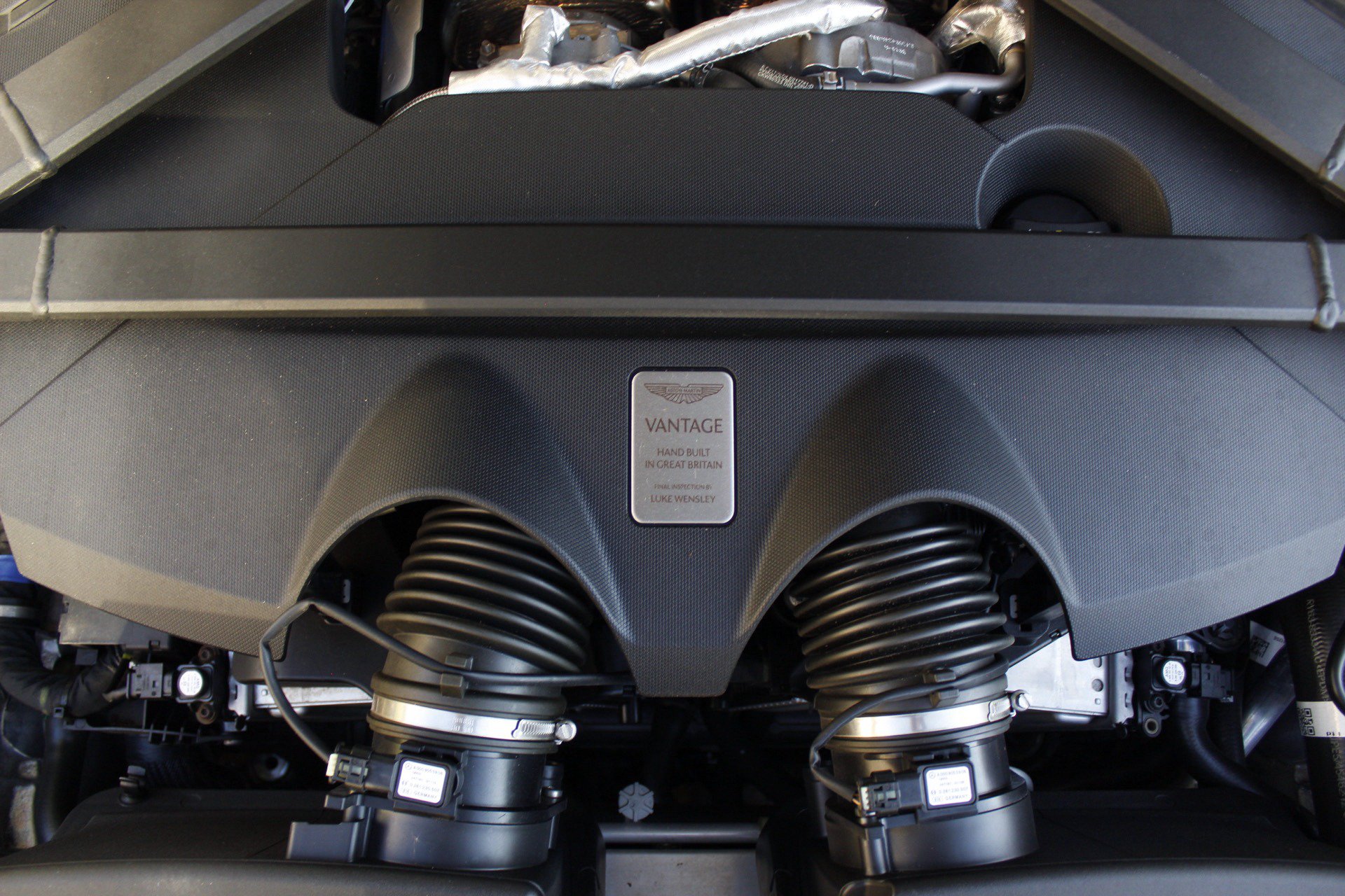 Used 2025 Aston Martin V8 Vantage Coupe RWD image 26