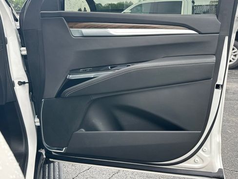 Certified 2025 Cadillac Escalade Sport Platinum AWD/4WD image 14