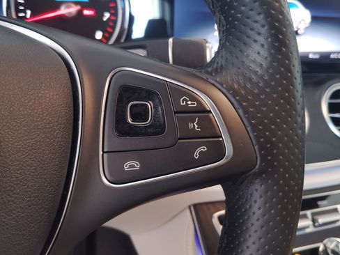 Used 2018 Mercedes-Benz E 300 4MATIC image 35