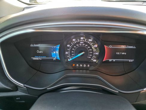 Used 2019 Ford Fusion SE image 14