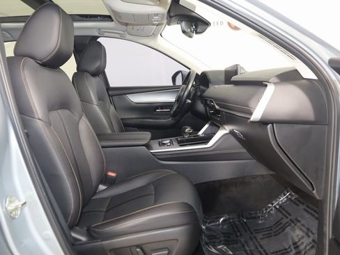 Used 2024 MAZDA CX-90 Plug-In Hybrid w/ Premium Pkg image 13