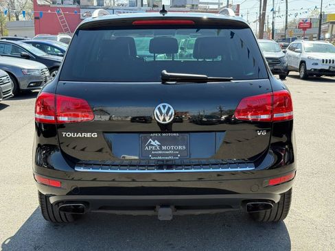 Used 2012 Volkswagen Touareg Sport image 7