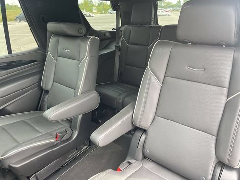 Certified 2024 Cadillac Escalade Sport AWD/4WD image 39