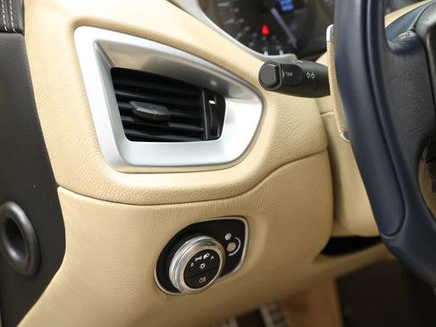 Used 2016 Aston Martin Vanquish Volante Convertible 2D image 18