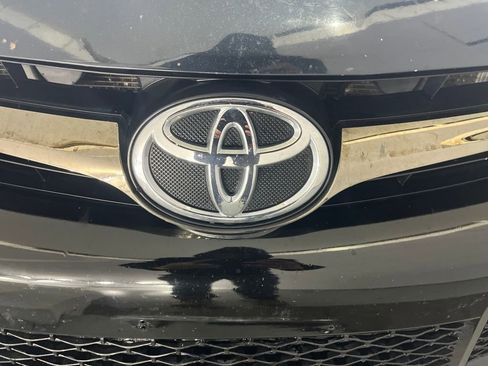 Used 2017 Toyota Camry SE image 35