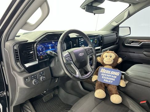 Used 2023 Chevrolet Silverado 1500 LT Trail Boss w/ Protection Package image 9