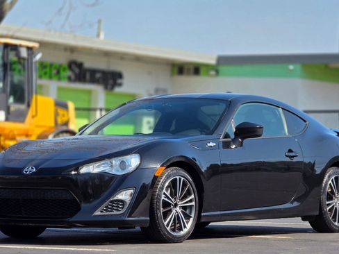 Used 2015 Scion FR-S image 1