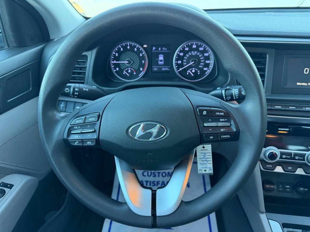 Used 2020 Hyundai Elantra SE FWD image 17