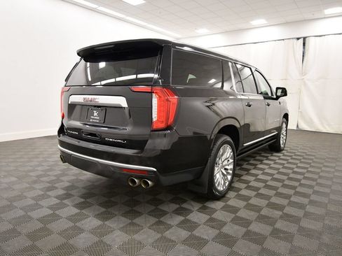 Used 2023 GMC Yukon XL Denali AWD/4WD image 8