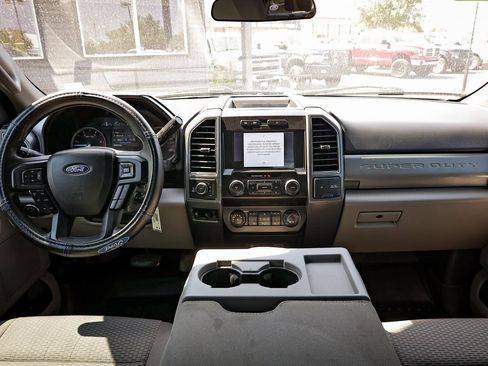 Used 2022 Ford F350 XLT w/ Camper Package image 22