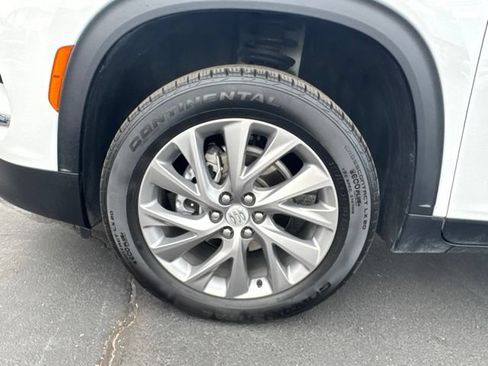 Used 2025 Buick Enclave Preferred AWD/4WD image 27