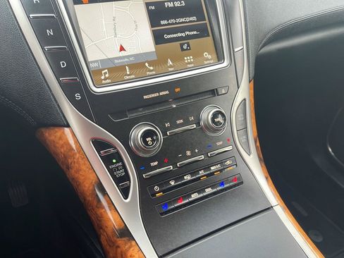Used 2016 Lincoln MKX Reserve w/ Climate Package AWD/4WD image 13
