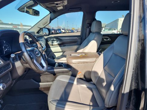 Used 2021 GMC Yukon XL SLT image 13