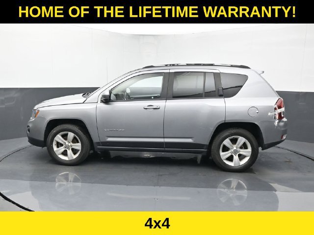 Used 2017 Jeep Compass Latitude AWD/4WD image 4
