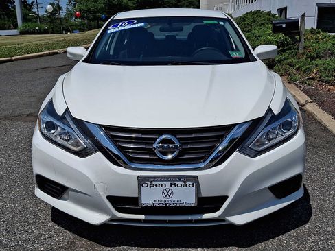 Used 2016 Nissan Altima 2.5 S w/ Power Driver Seat Package FWD image 2