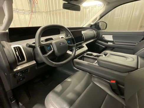 Used 2025 Ford Expedition Max Active AWD/4WD image 8