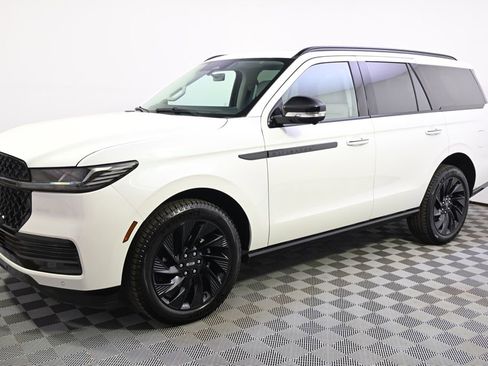 New 2026 Lincoln Navigator Reserve w/ Jet Appearance Package image 2