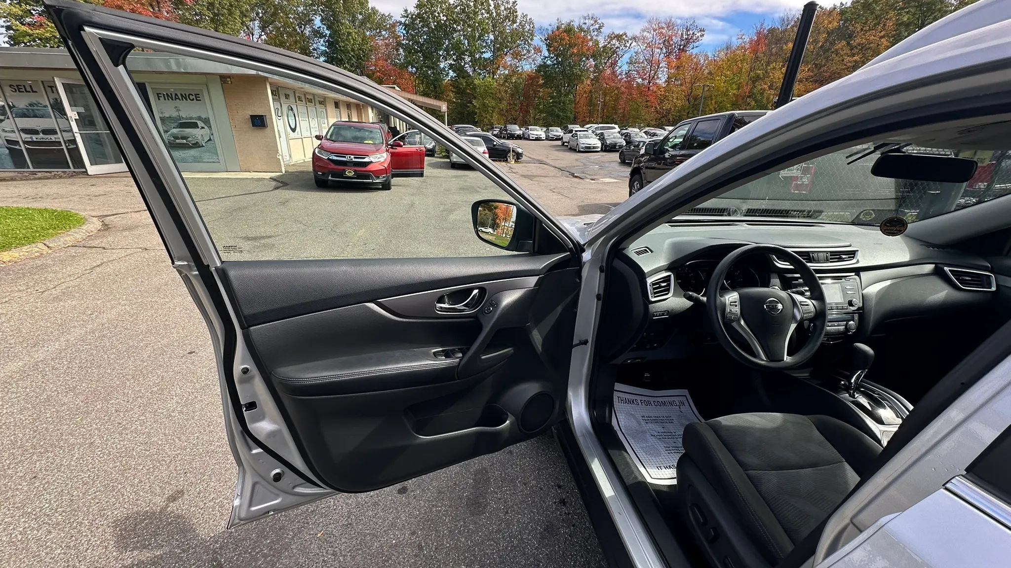 Used 2016 Nissan Rogue SV AWD/4WD image 26