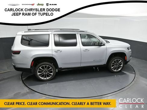 Used 2025 Jeep Wagoneer Series III w/ Premium Group I AWD/4WD image 31
