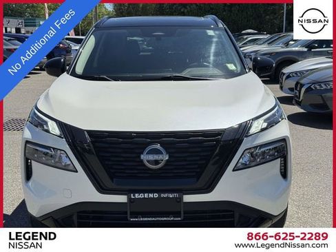 Used 2023 Nissan Rogue SV w/ SV Premium B Package AWD/4WD image 2