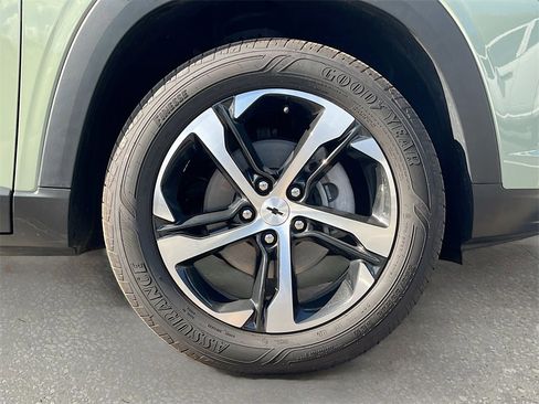 Used 2024 Chevrolet Trax RS w/ Driver Confidence Package image 28