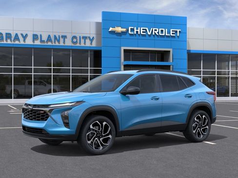 New 2026 Chevrolet Trax RS w/ Driver Confidence Package FWD image 2