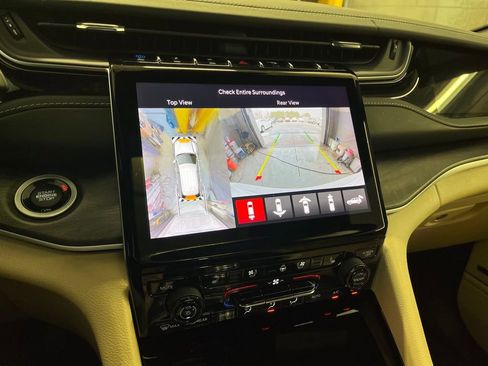 Used 2022 Jeep Grand Cherokee Limited 4xe w/ Luxury Tech Group II image 26